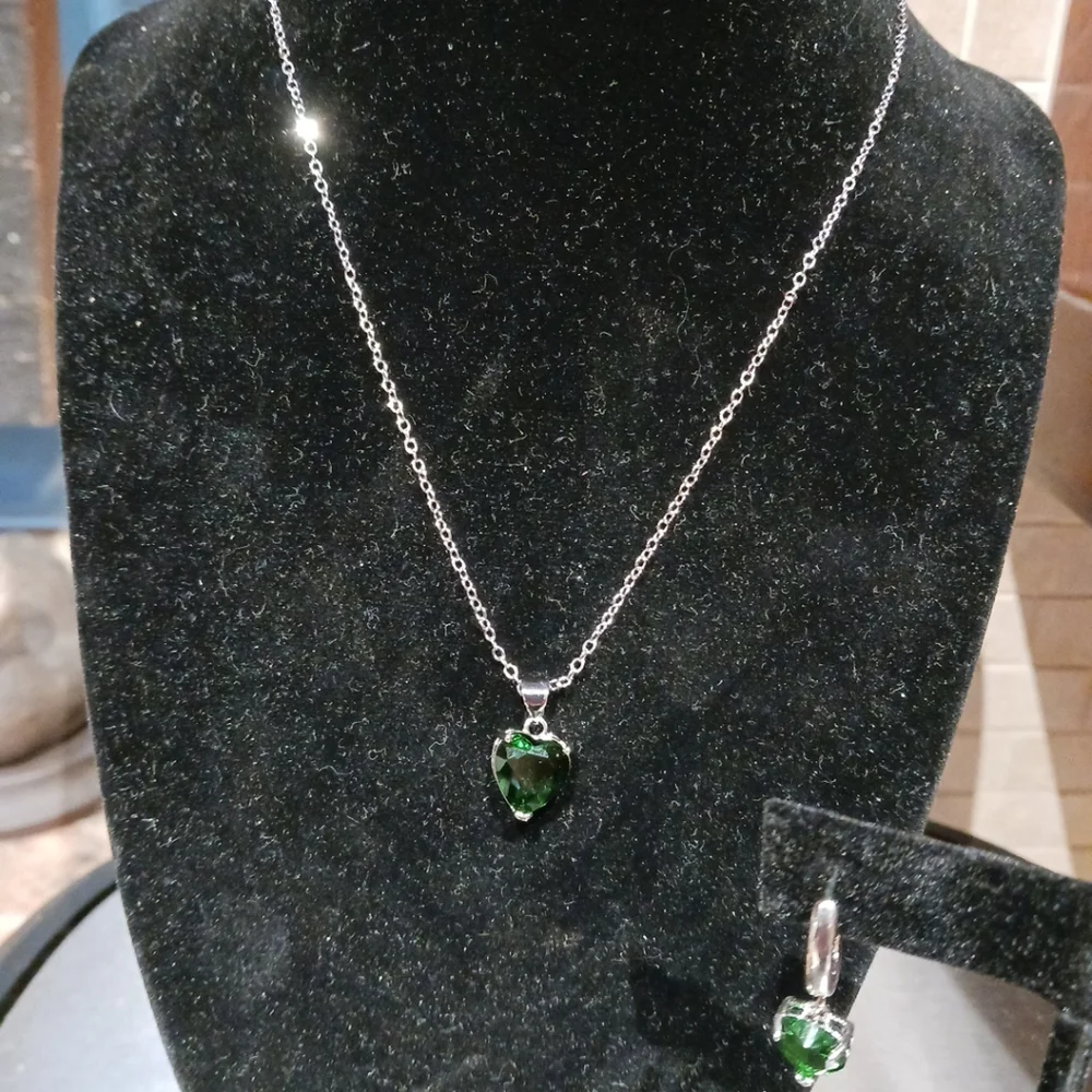 Girl's 3pc. Dainty Sterling Silver .925 Green CZ Heart Jewelry Set.